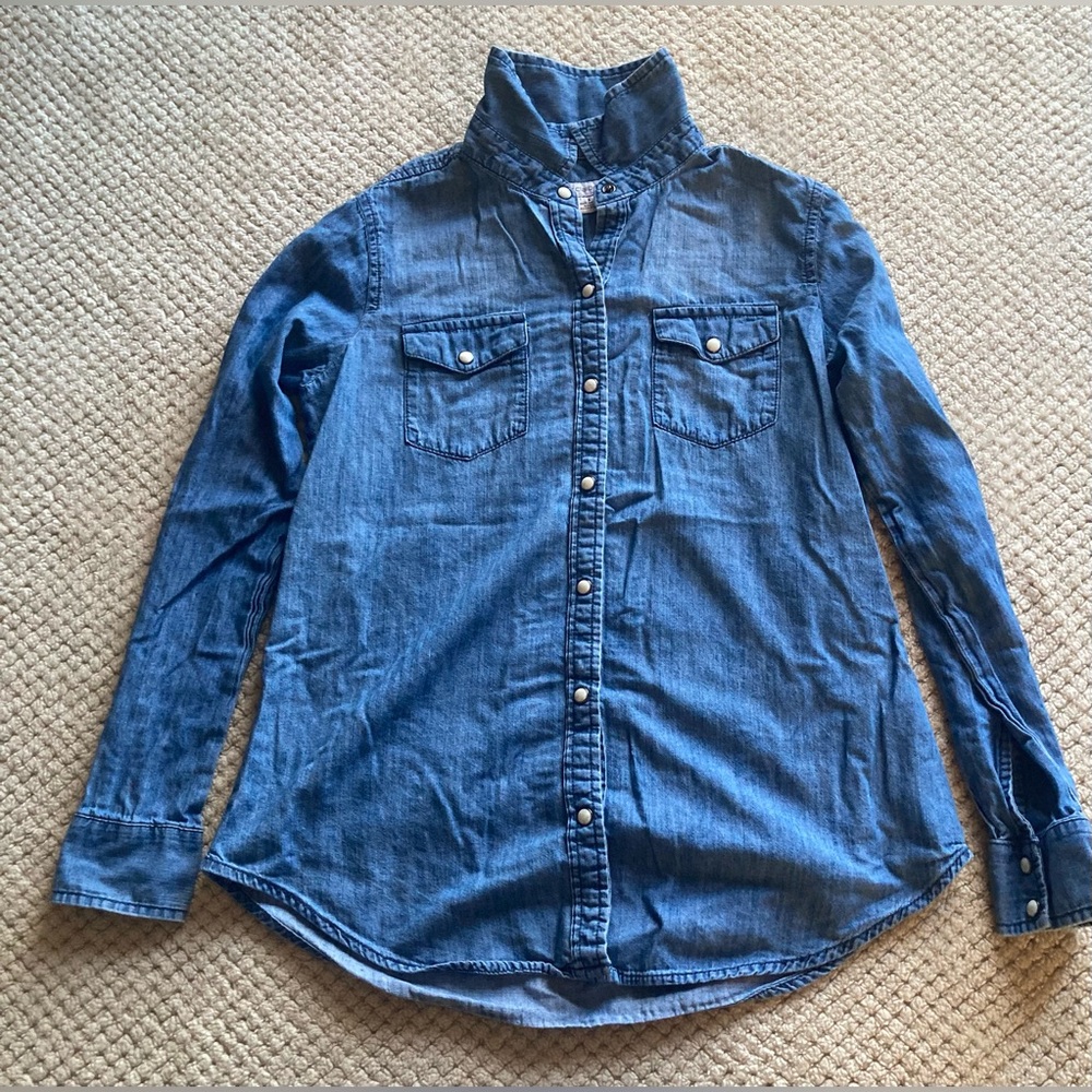 Liz Claiborne Women’s Denim Button-Up Shirt